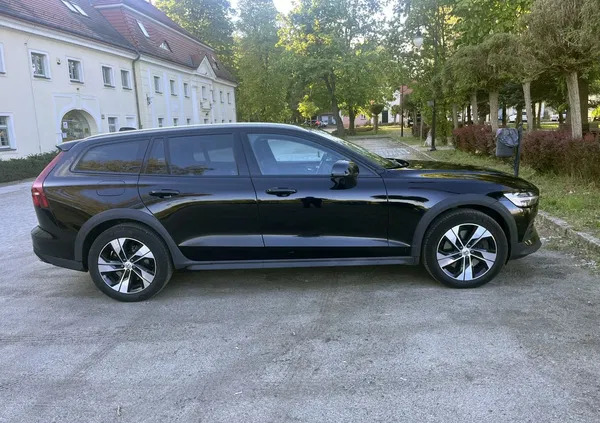 volvo pomorskie Volvo V60 Cross Country cena 94700 przebieg: 260000, rok produkcji 2019 z Wrocław